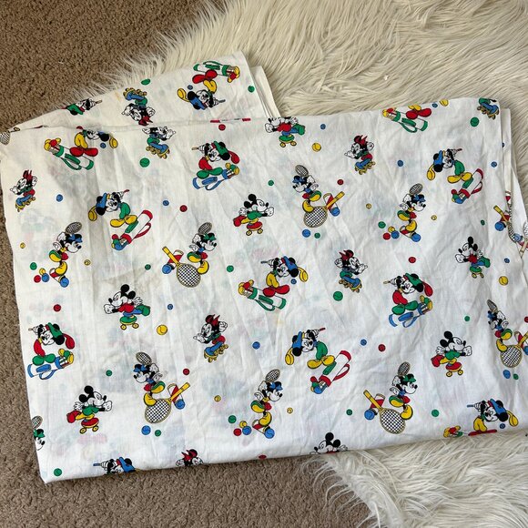 Disney Vintage Fabric Mickey Minnie Playing Sports (Spots) 4 Yards - Picture 1 of 3
